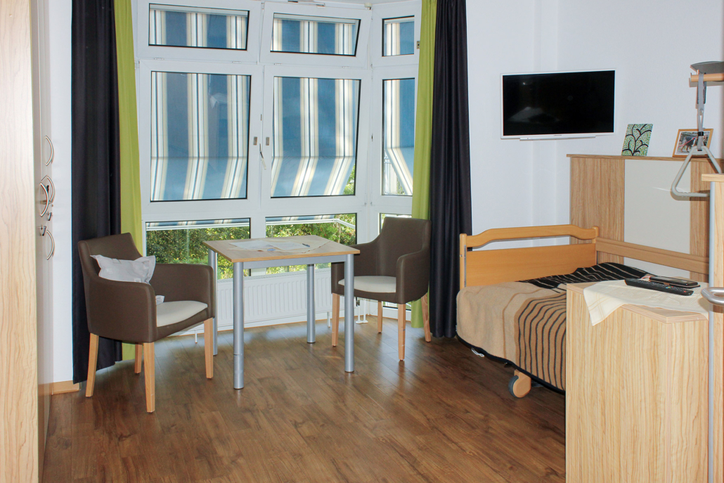 Beispiel für ein Bewohnerzimmer mit selbst mitgebrachten Möbeln